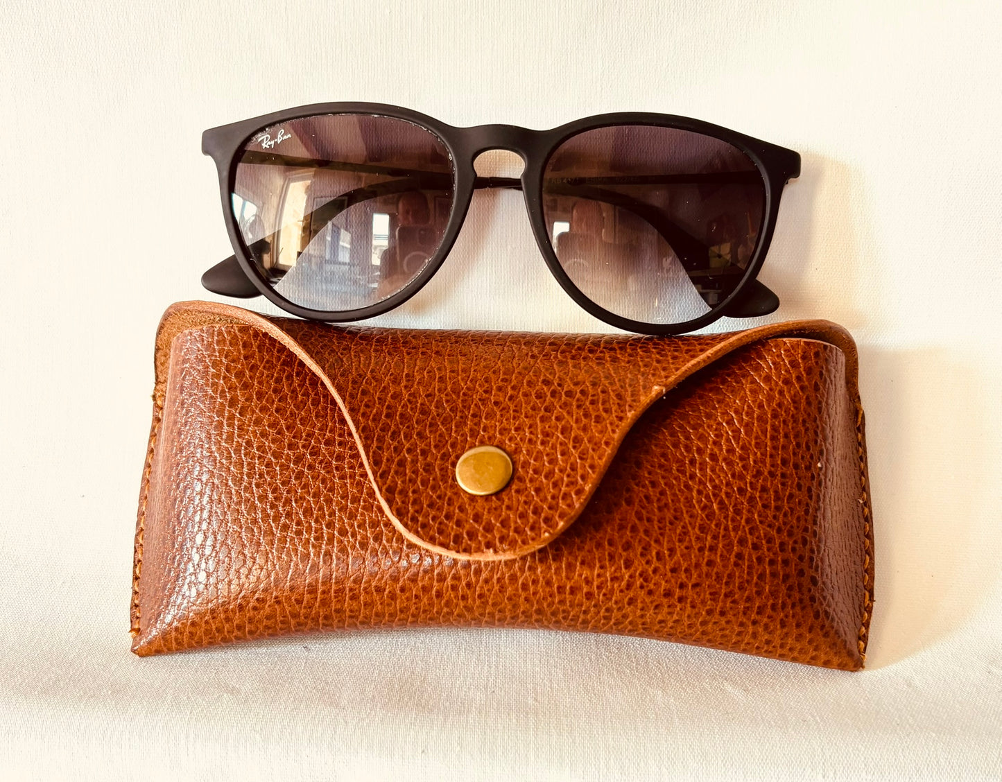 Sunglasses case in Dollaro leather