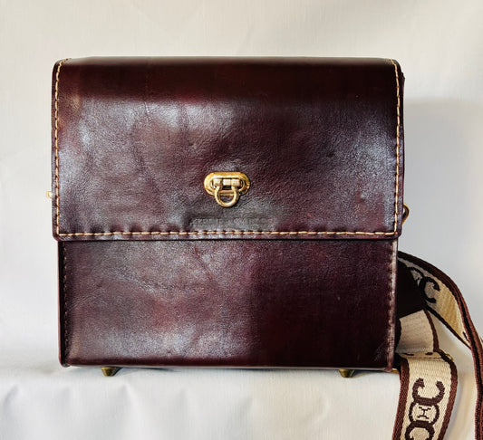 Calf Leather crossbody with red lining