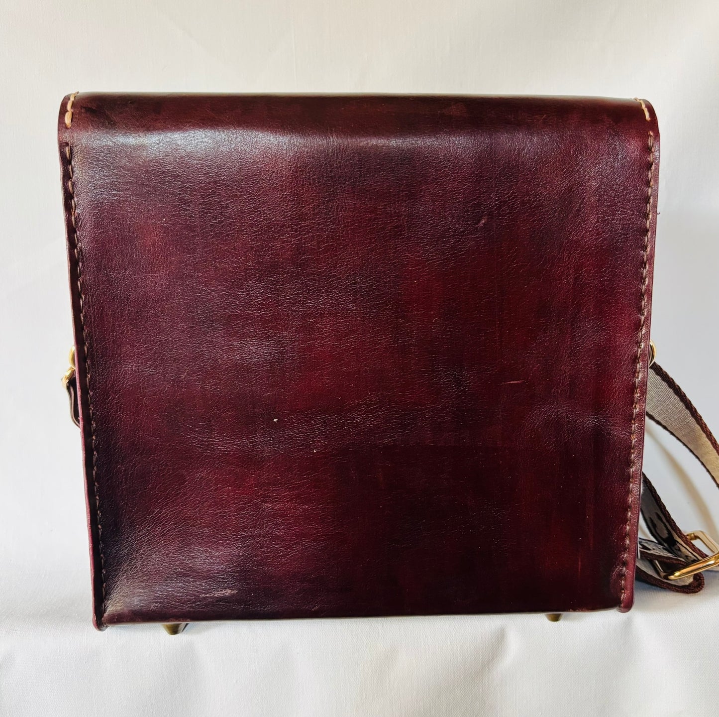 Calf Leather crossbody with red lining