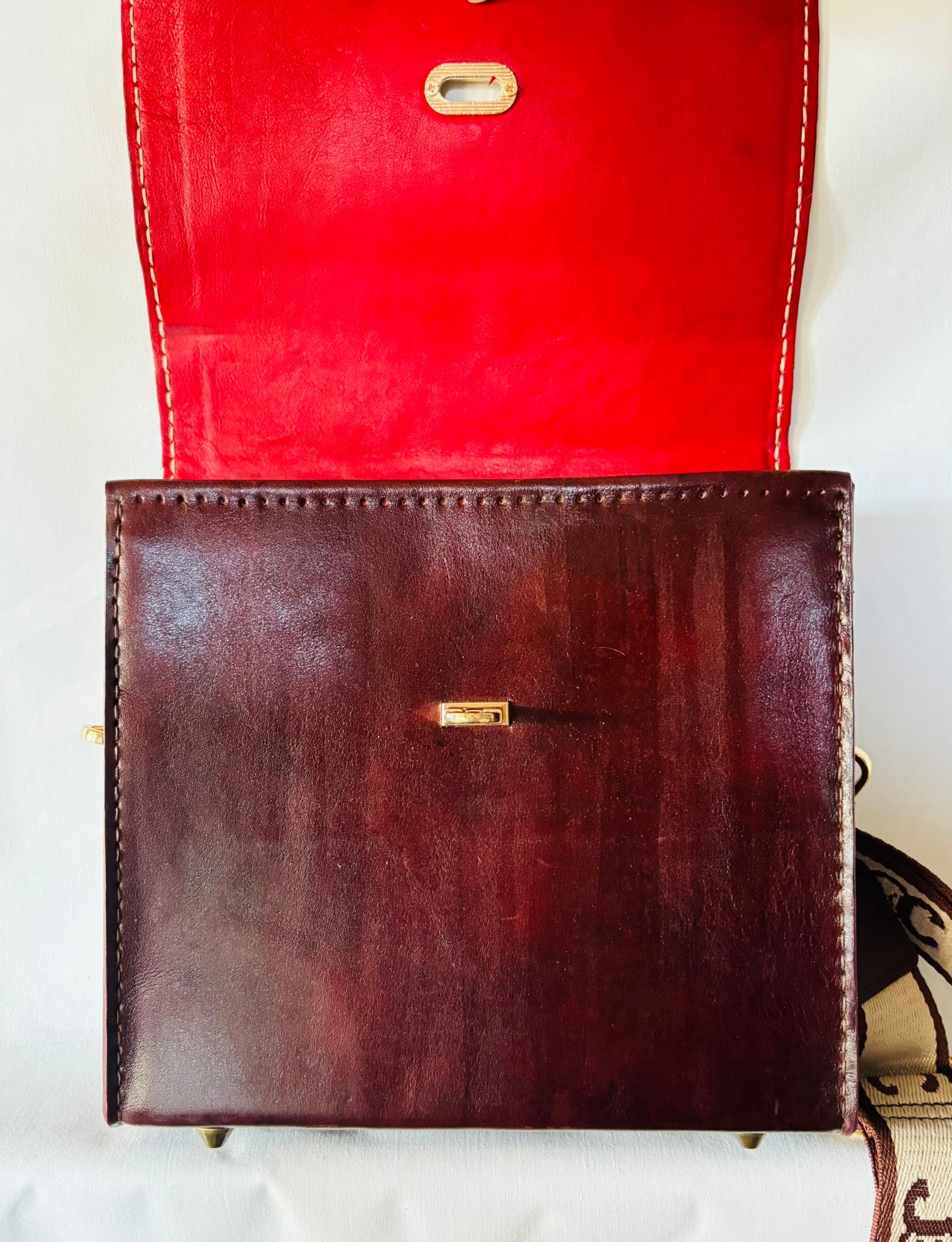 Calf Leather crossbody with red lining