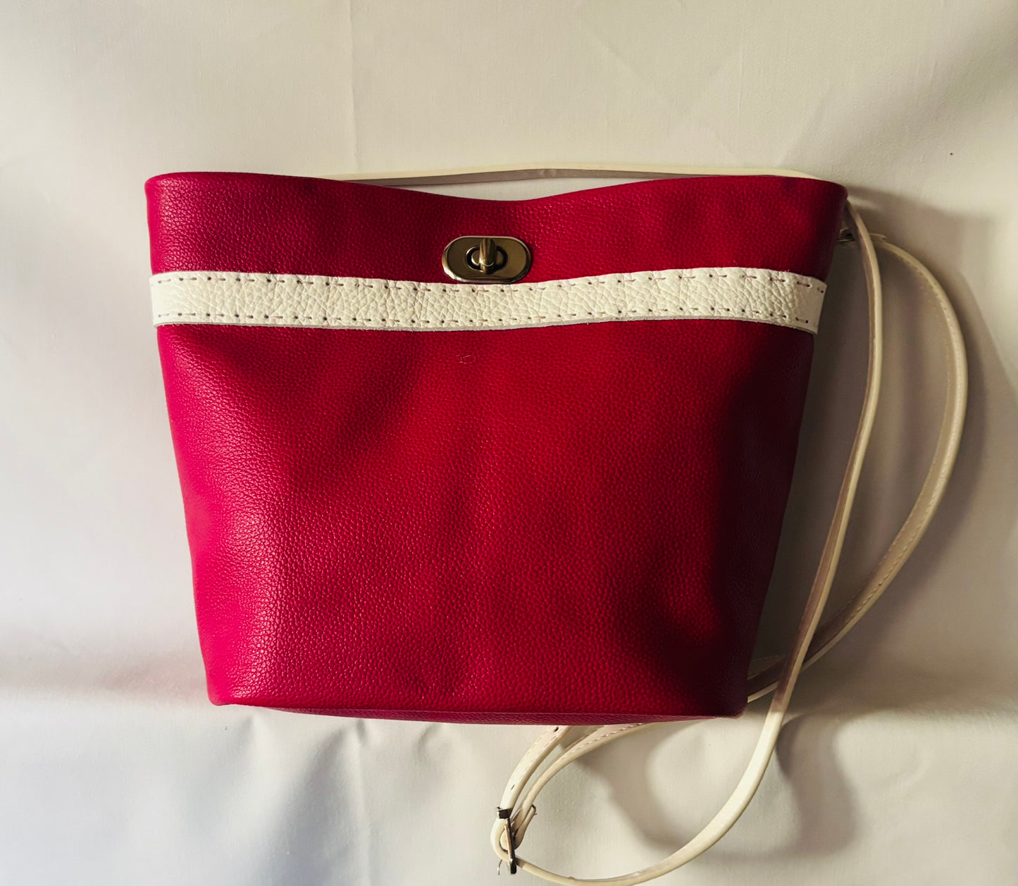 Stunning Pink and White Pebble shoulder /crossbody leather bag