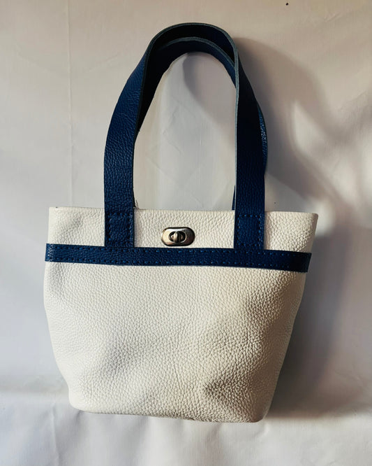 Pebble Italian Leather shoulder bag in white and blue